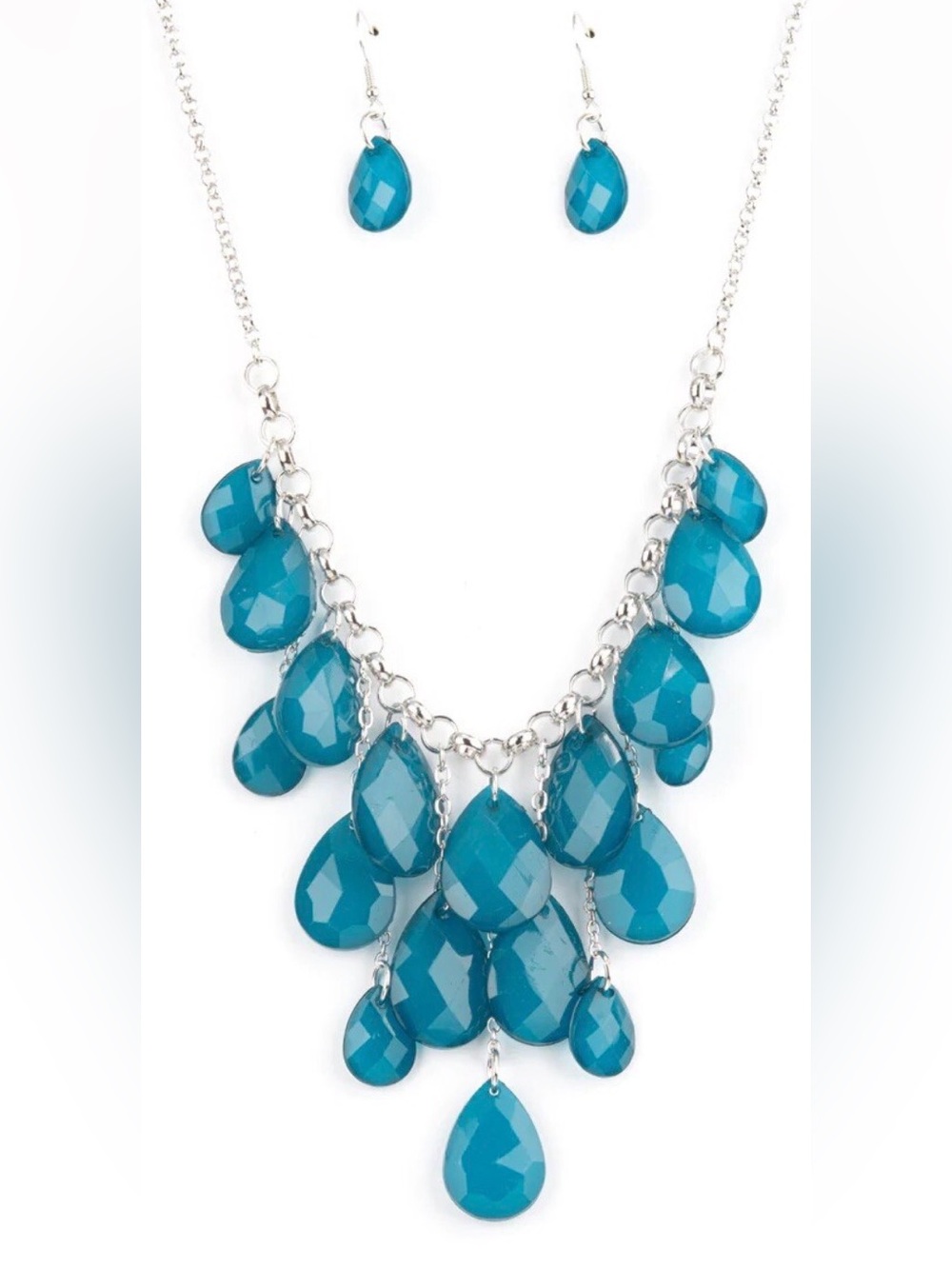 Flamboyance Necklace & Earrings
Set